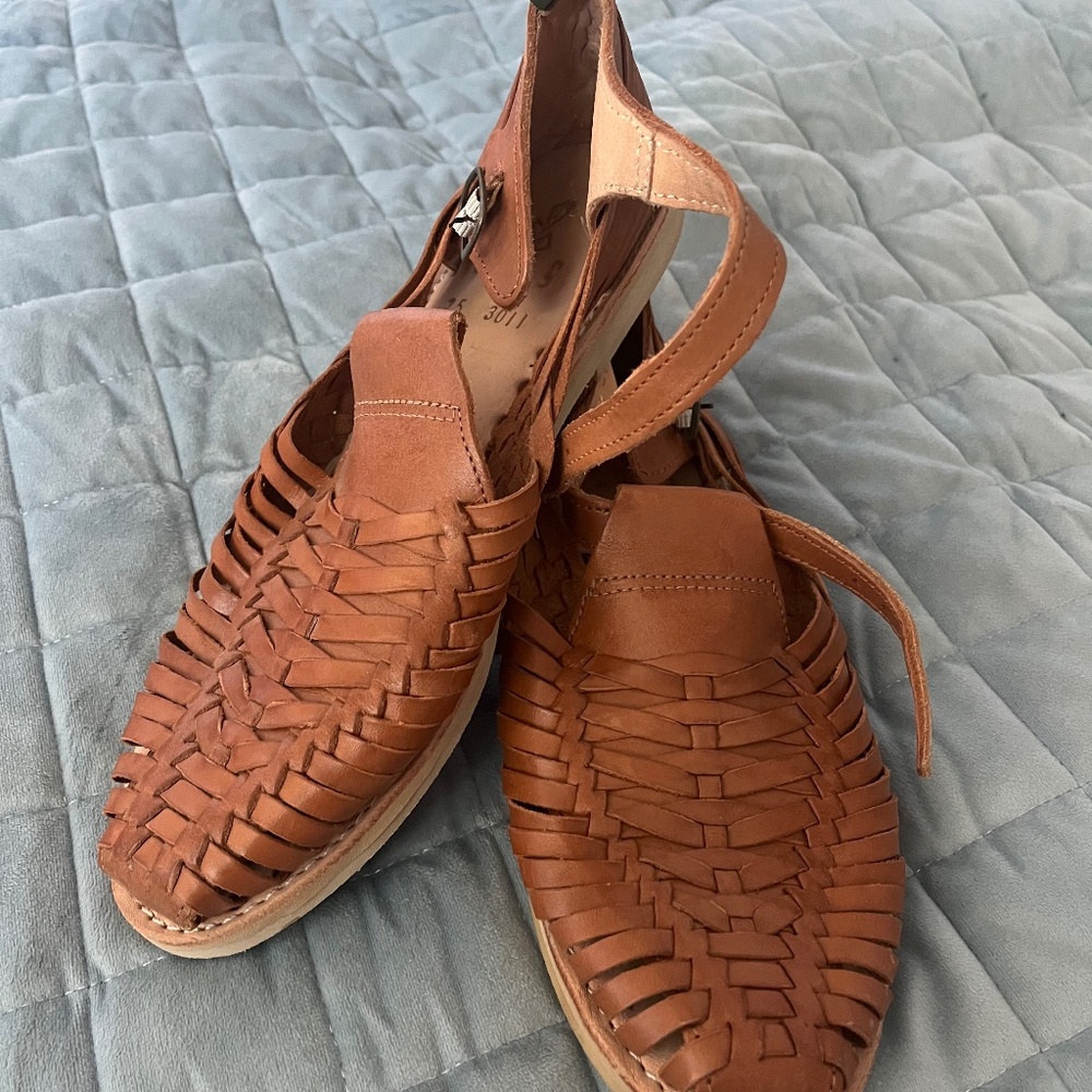 Leather huaraches with buckle, new